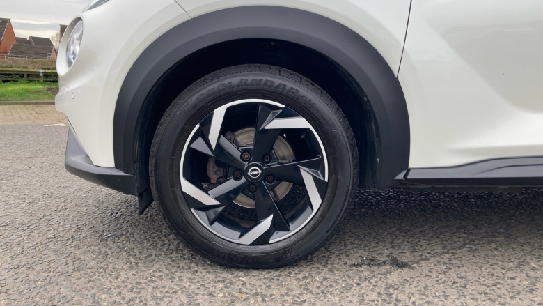 Nissan Juke 1.0 DiG-T 114 N-Connecta 5dr Petrol Hatchback